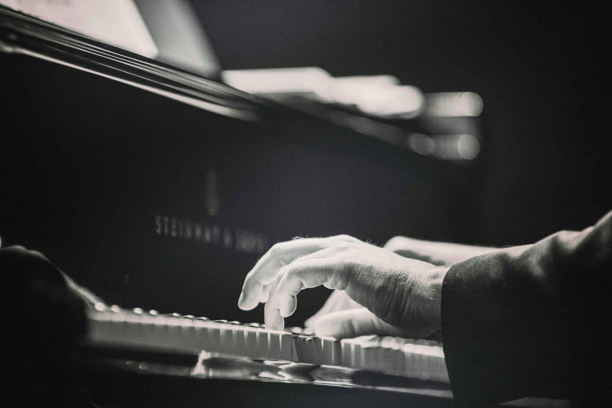 Ludovico Einaudi at the Château de Chantilly with the Gärten Project